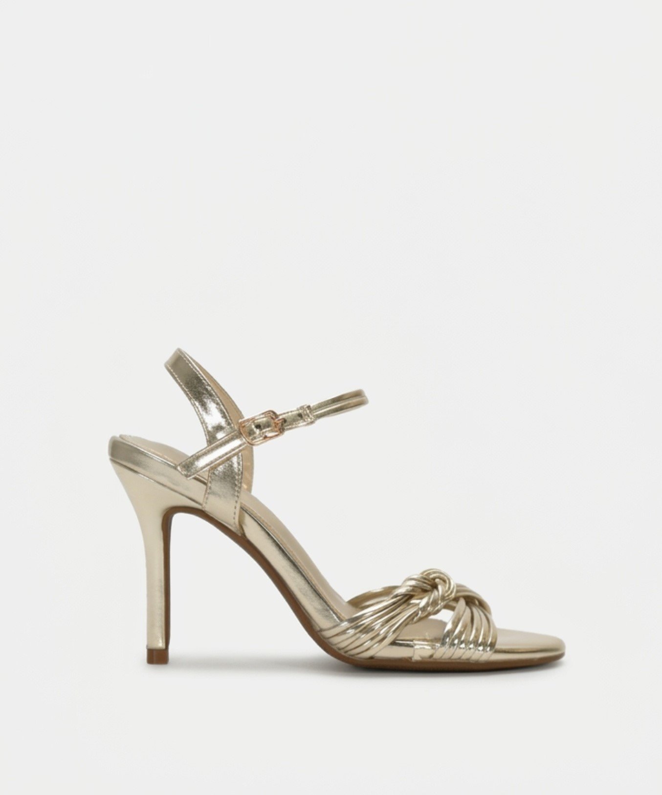 Sandalia tac&oacute;n tiras nudo